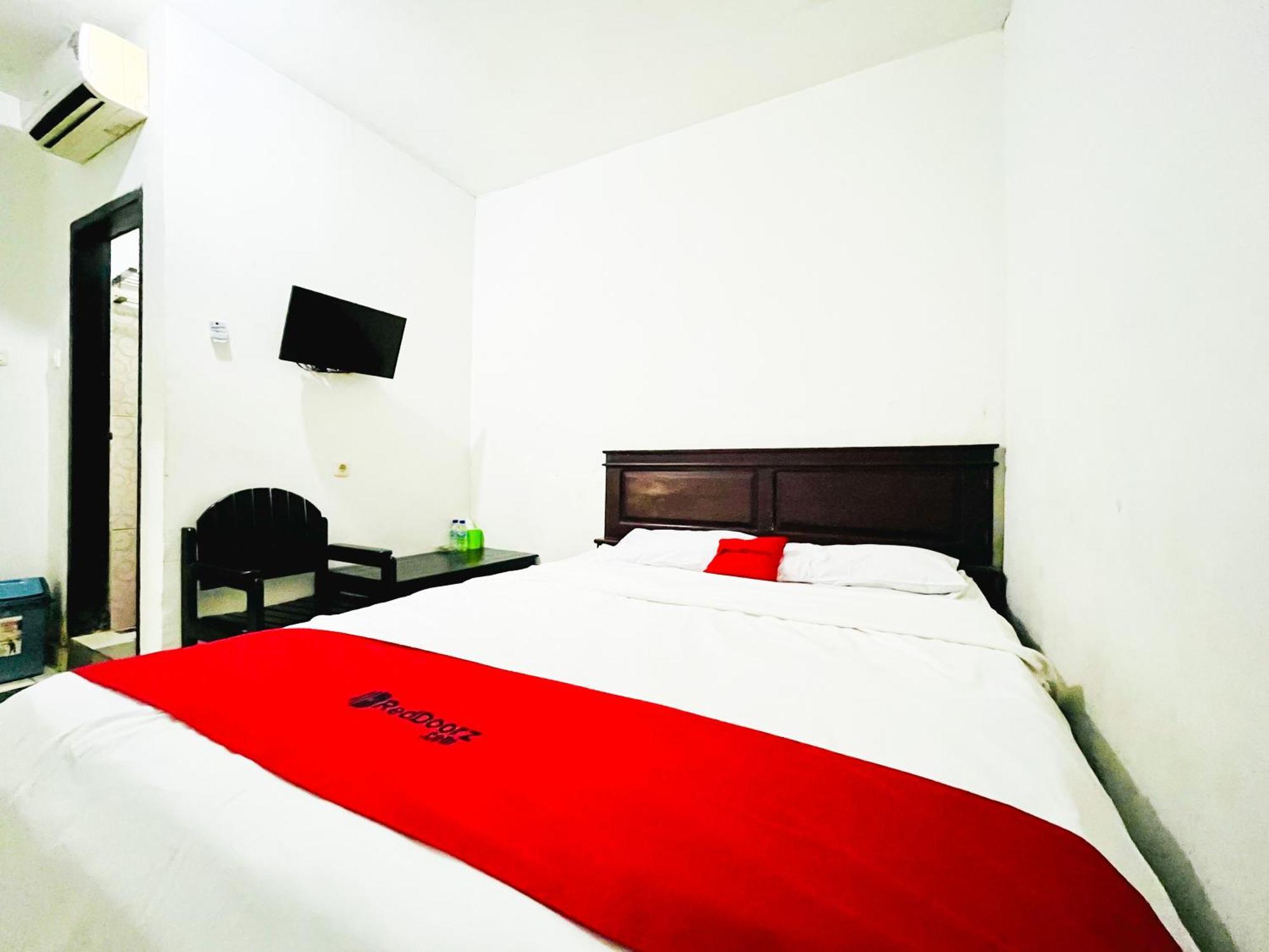 Hotel Reddoorz At Krisan Kendari Pulupanda Exterior foto