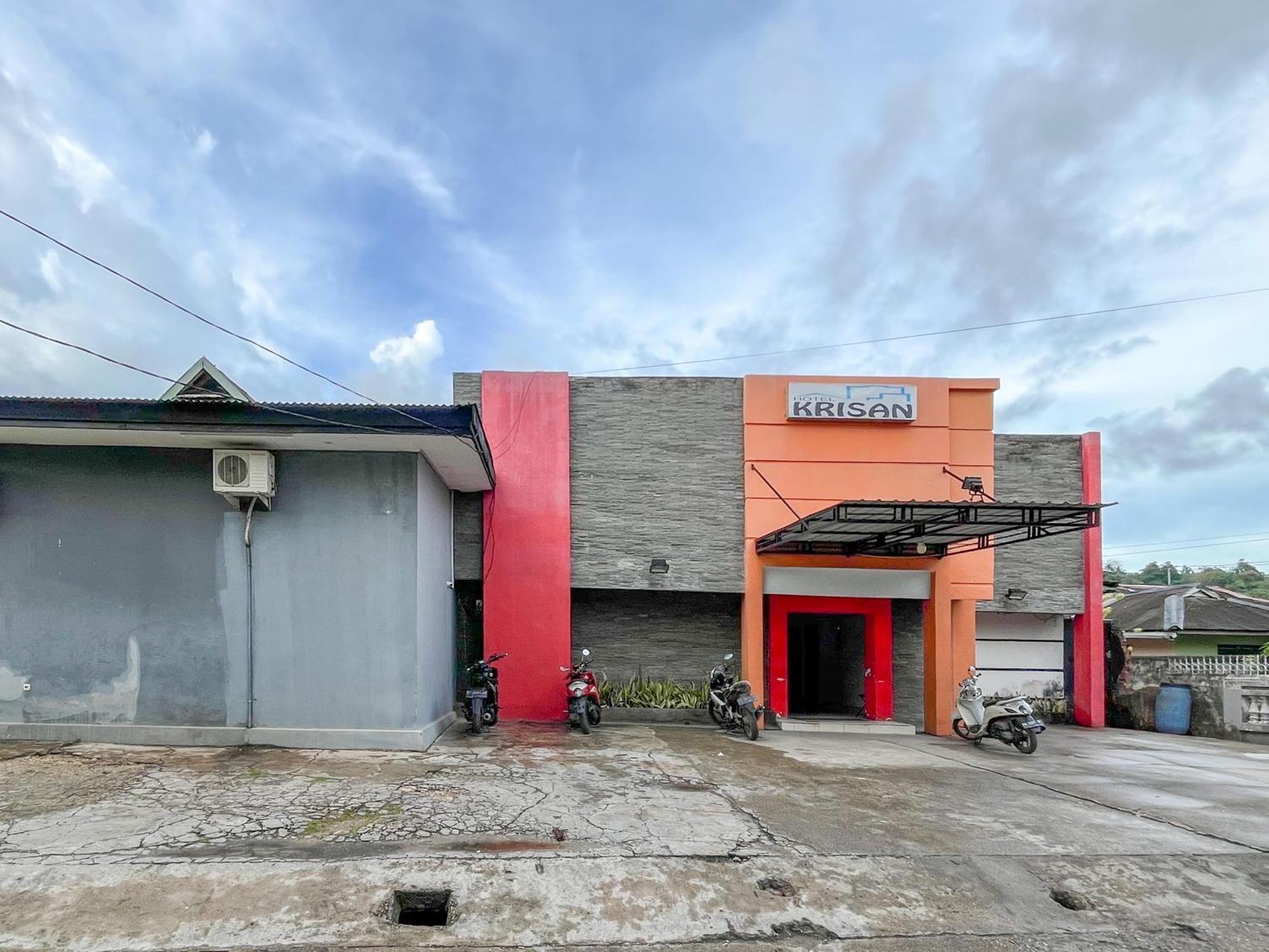 Hotel Reddoorz At Krisan Kendari Pulupanda Exterior foto